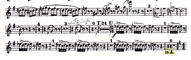 3曲目Presto後半のA管への持ち替え。 終曲まで9小節しかないので練習番号Tの前で持ち替え、記譜より半音上へ読み替えればよい。